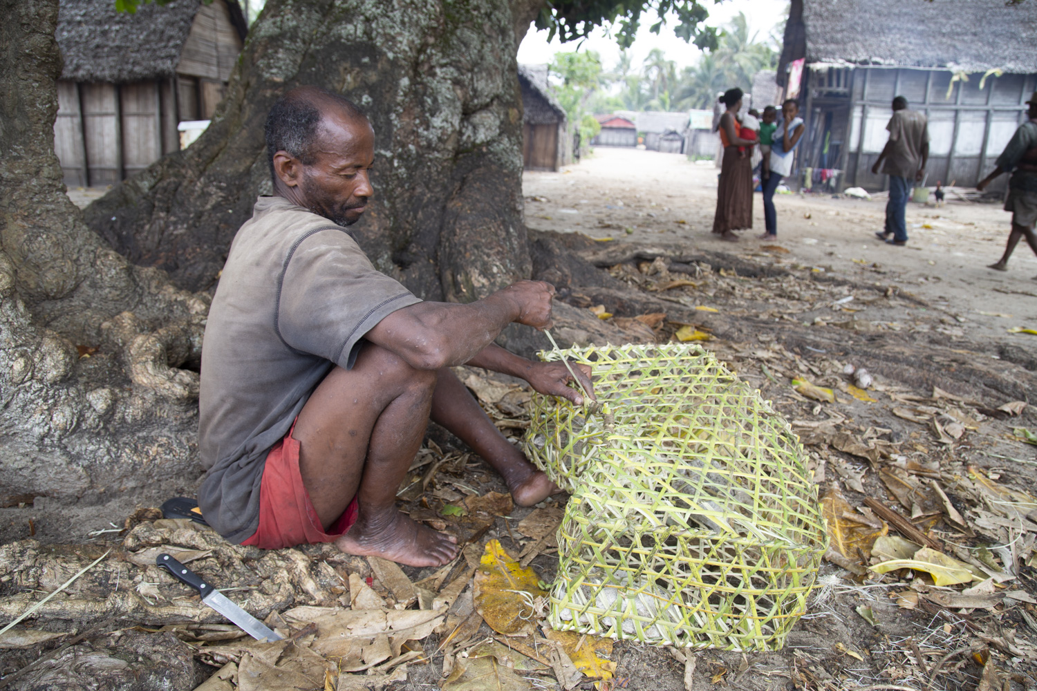 Ramahara stitching lobster pots