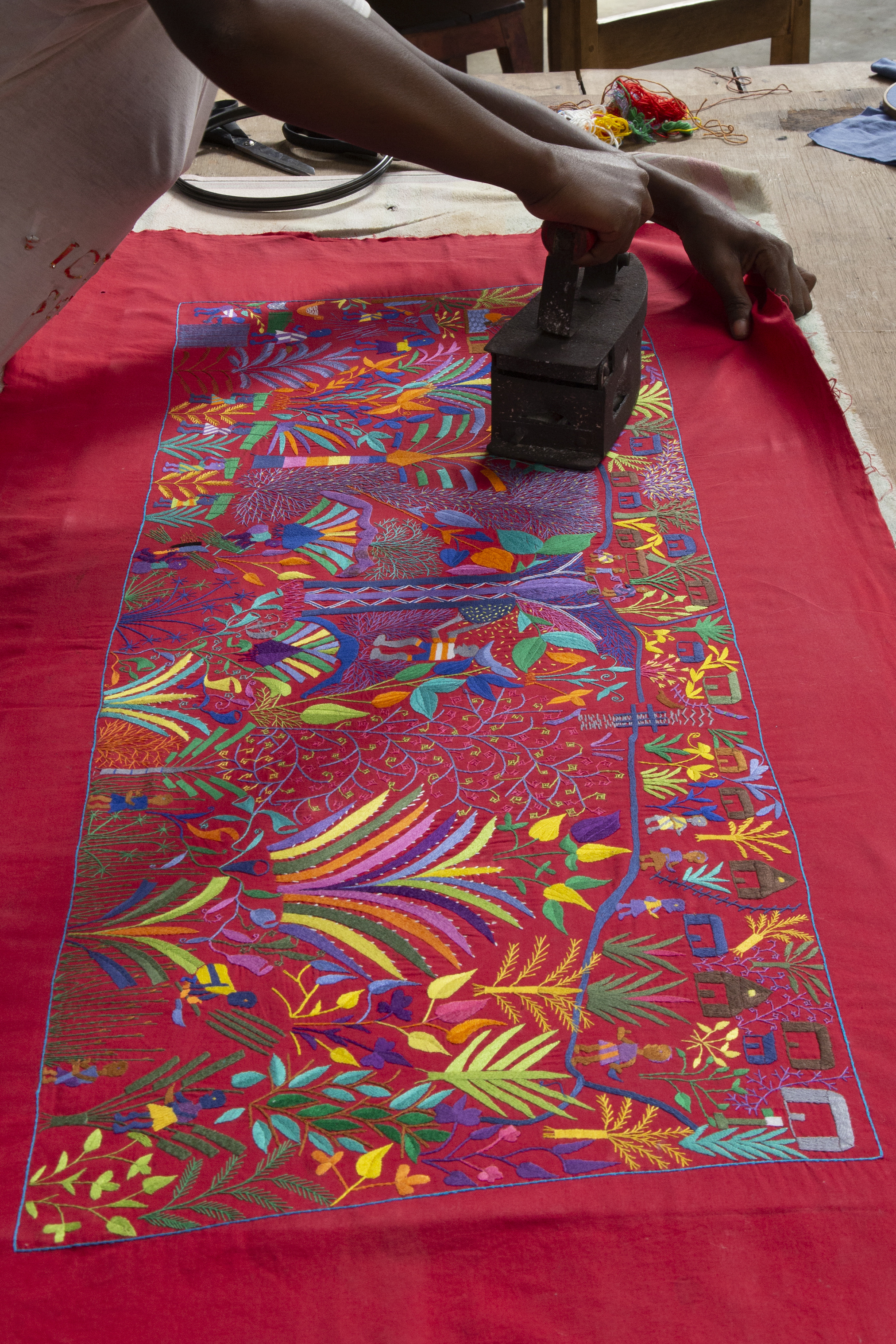 Nesiteni ironing mahampy embroidery